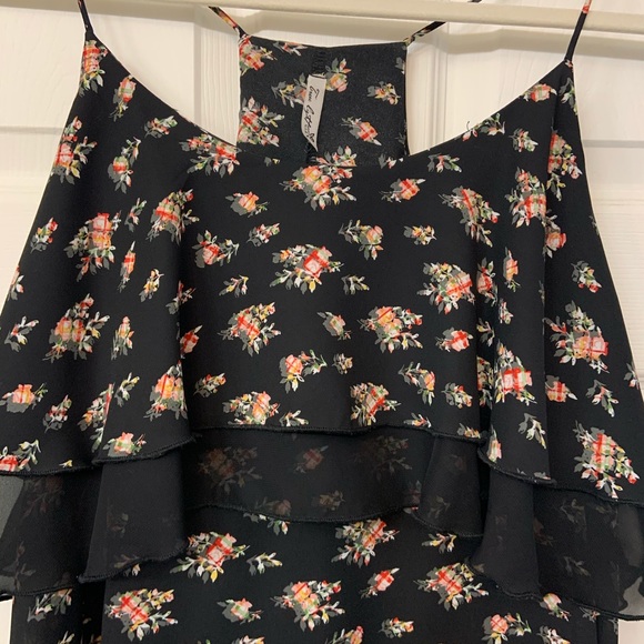 Floral Racer back Ruffle layer tank - Picture 2 of 4